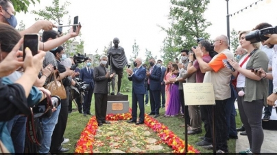 TBILISI: S Jaishankar Unveils Mahatma Gandhi’s Statue In Georgia