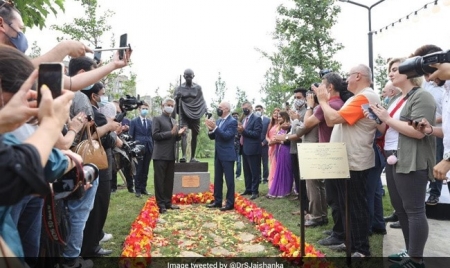 TBILISI: S Jaishankar Unveils Mahatma Gandhi’s Statue In Georgia
