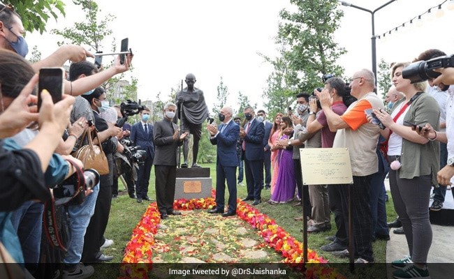 TBILISI: S Jaishankar Unveils Mahatma Gandhi’s Statue In Georgia