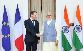 PARIS: PM speaks on telephone with President of France