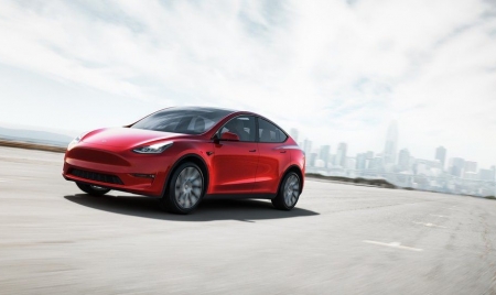 CALIFORNIA: Tesla surpasses $1 trillion valuation after Hertz order