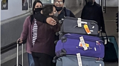 NEWARK : Emotional Reunion As First India Flight Lands In US After Borders Reopen