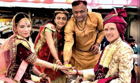 BERLIN : Monk Who Sold His Sports Car Chooses Hindu Wedding