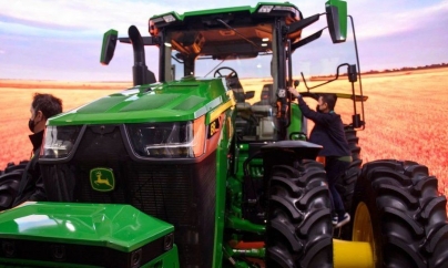 LONDON: John Deere unveils automated tractor at CES show