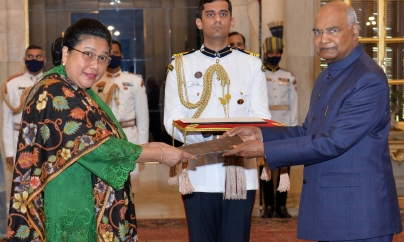 DHAKA: Envoys of five nations present credentials to President of India