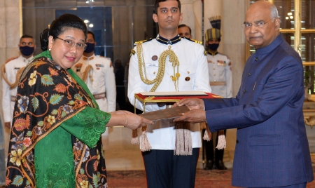 DHAKA: Envoys of five nations present credentials to President of India