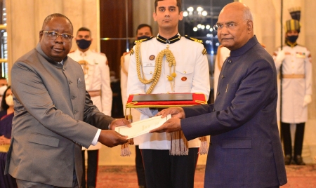 LILONGWE: Envoys of five nations present credentials to President of India