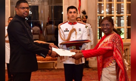 BERLIN : Envoys of four nations present credentials to President of India