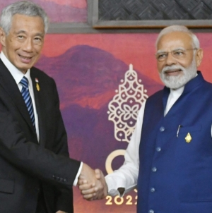 SINGAPORE CITY : Prime Minister’s meeting with the Prime Minister of Singapore on the sidelines of G-20 Summit in Bali