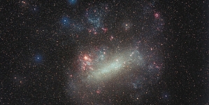 PARIS : NASA Hubble Spots Protective Shield Defending 2 Small Galaxies