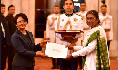 VICTORIA : Envoys of five nations present credentials to the President of India