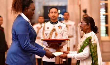 PHNOM PENH : Envoys of five nations present credentials to the President of India