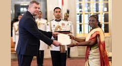 MINSK: Envoys of Five Nations Present Credentials to The President of India