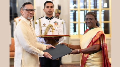 MANILA: Envoys of Five Nations Present Credentials to The President of India