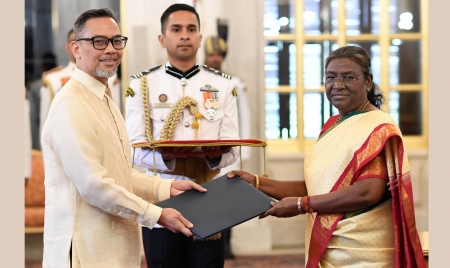 MANILA: Envoys of Five Nations Present Credentials to The President of India