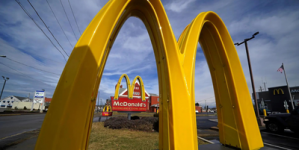 MASSACHUSETTS: Indian-origin employee gifted $40,000 by McDonald’s restaurant owner after 40 years of service in US