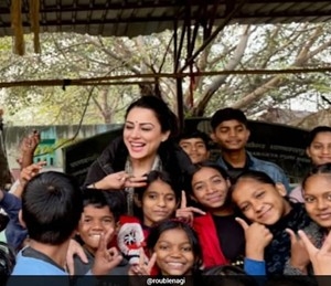 DUBAI: Indian Teacher Who Painted Murals In Slums Wins Global Teacher Prize